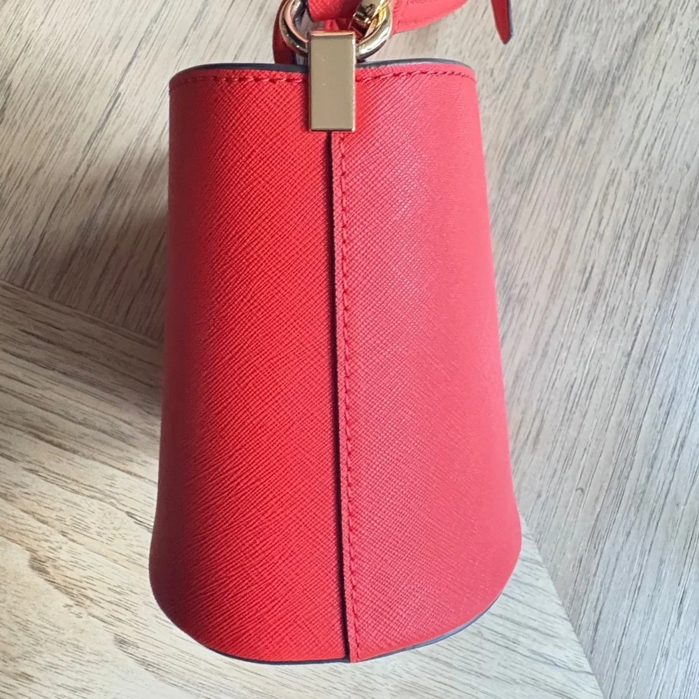 $328 TORY‎ BURCH Emerson Mini Bucket Bag Coral Leather Floral Insert Crossbody